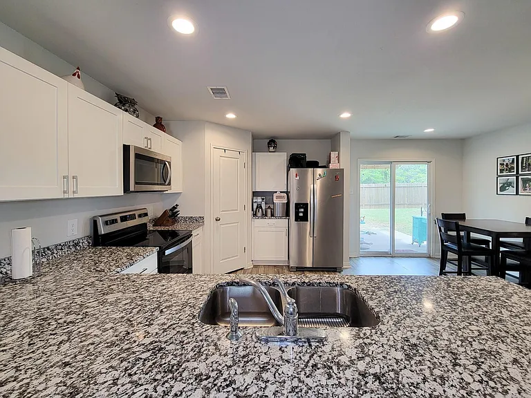 111 Avalon Dr — Photo 9