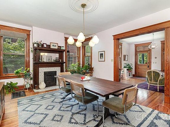 3rd image of 4136 Jerome Ave
