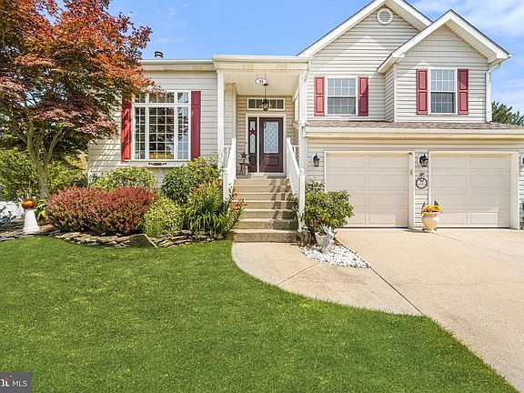 2nd image of 45 Deerfield Cir