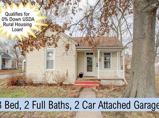 228 E High St, Troy, IL