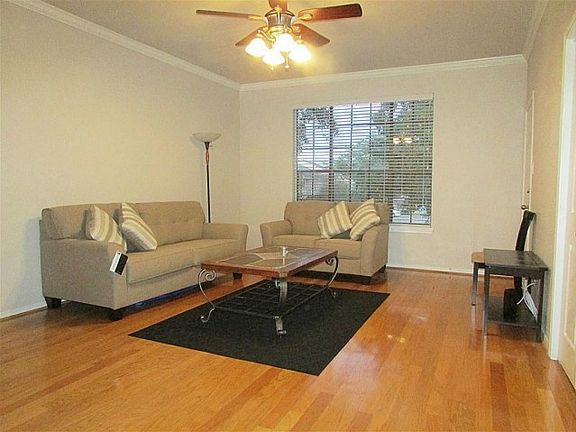 3rd image of 2255 Braeswood Park Dr APT 244