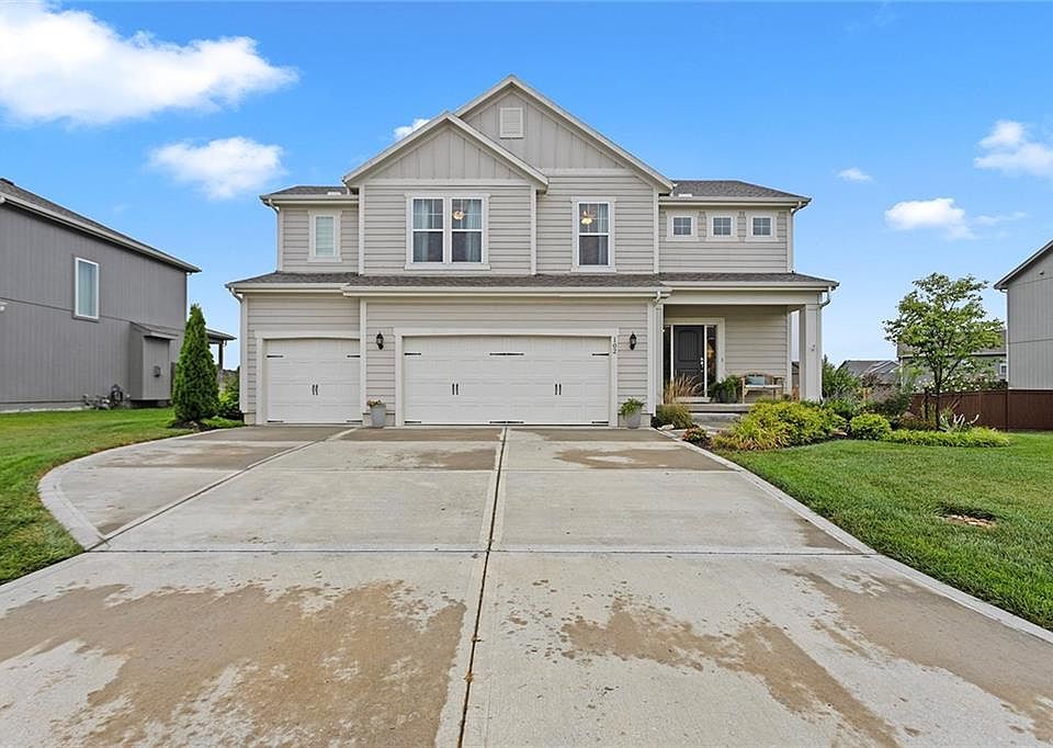 1st image of 102 SE Ayden Ln
