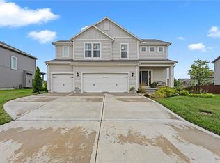 102 SE Ayden Ln, Blue Springs, MO 64064