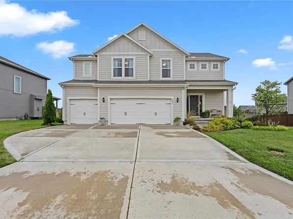102 SE Ayden Ln, Blue Springs, MO 64064