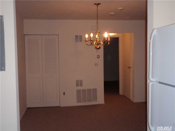 3rd image of 165 Cambridge Dr E #165