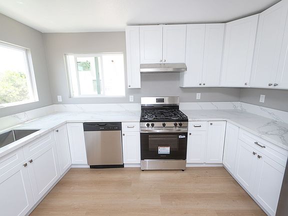 3rd image of 4068-70 46th St #C