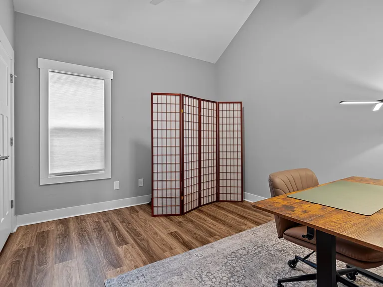 560 Wellers Way — Photo 32