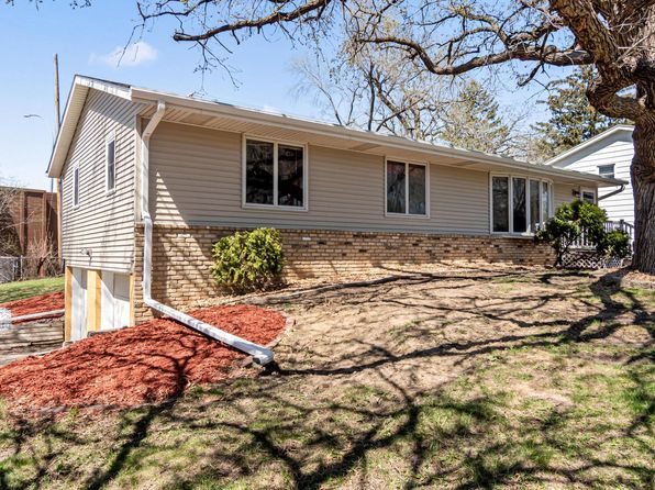 5849 Independence Ave N, New Hope, MN 55428