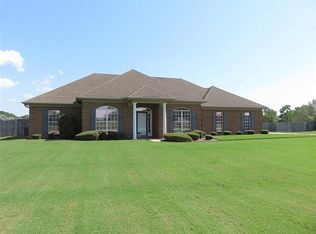 130 Carls Dr, Deatsville, AL 36022