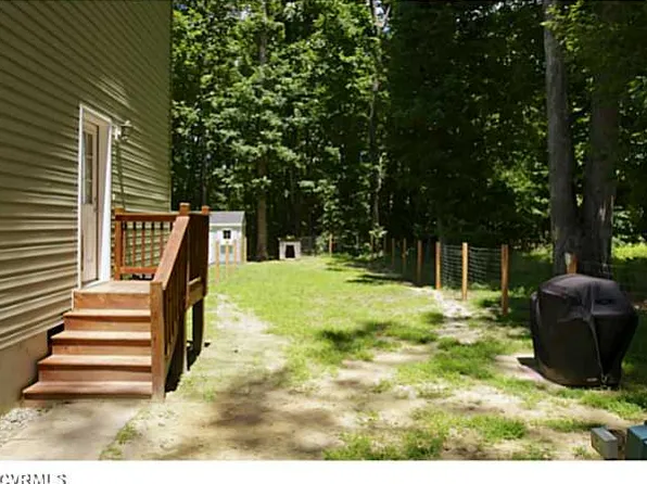 17135 Sarah St, Bowling Green, VA 22427