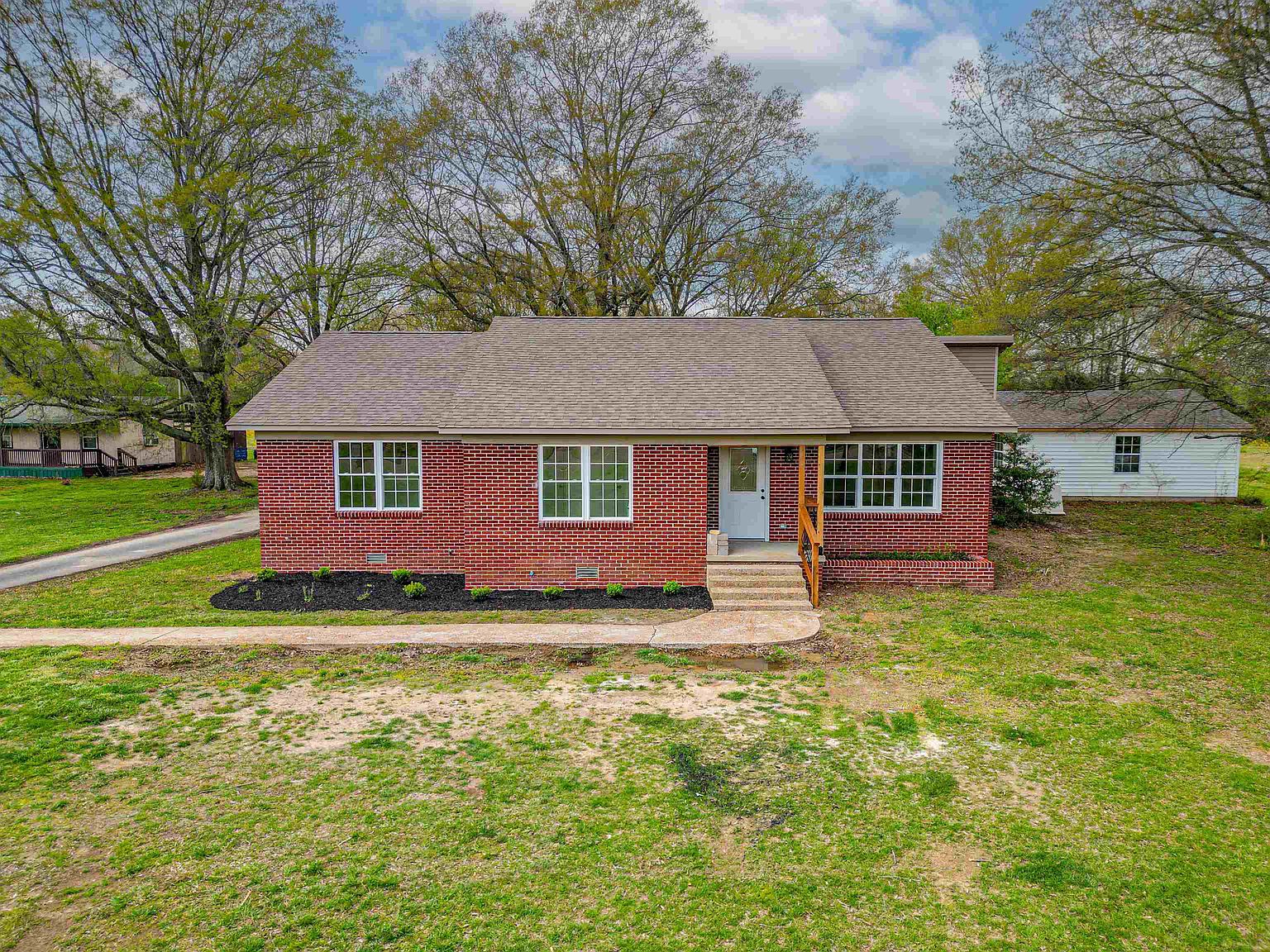19805 Highway 22 N, Wildersville, TN 38388 Zillow