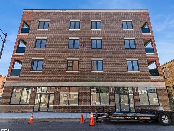 2nd image of 3729 W Belmont Ave #404