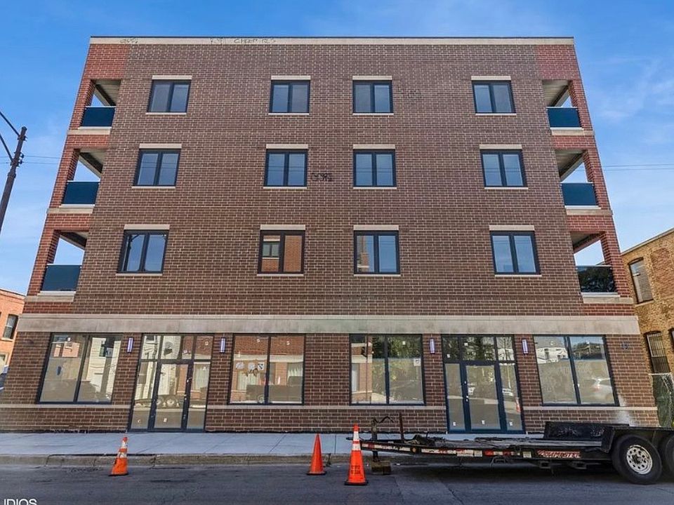 1st image of 3729 W Belmont Ave #401