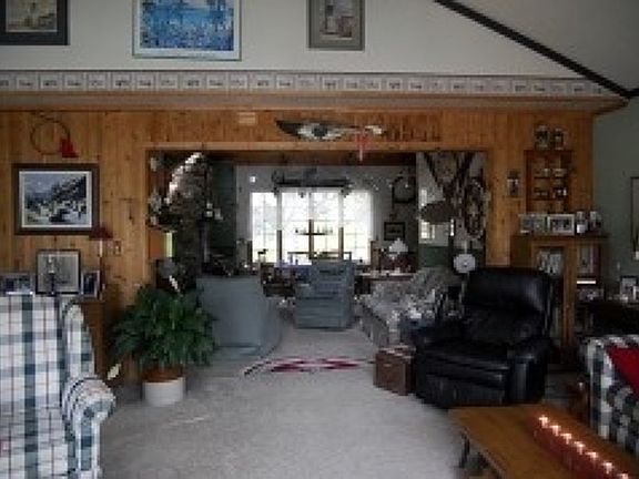 4th image of 936 Emmons Ln