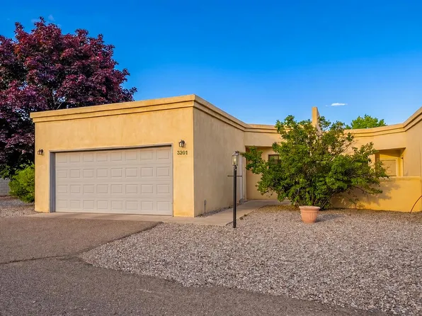 3201 Oakmount Dr SE, Rio Rancho, NM 87124