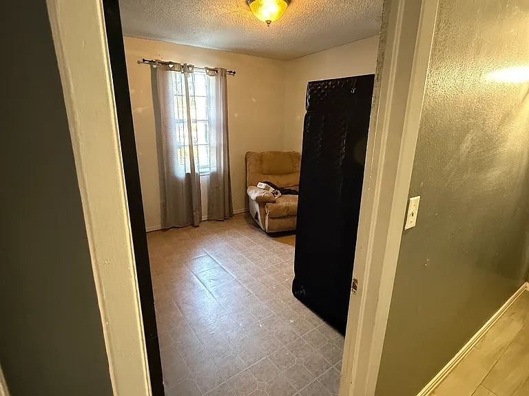 10443 Kendall St — Photo 18