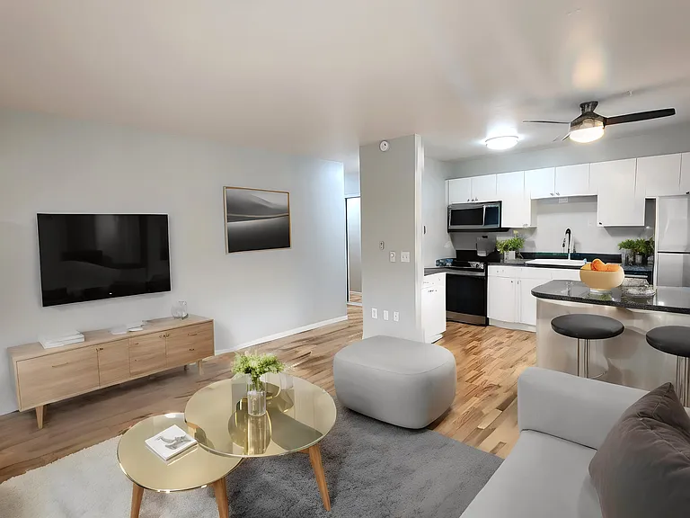 Hawaiian Apartments — Photo 18
