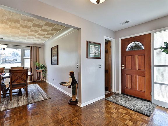 4th image of 8600 Arborcrest Dr