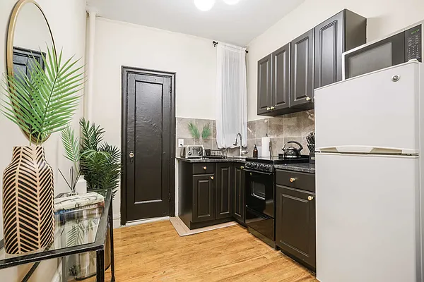 Rented by June | media 15