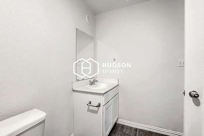 1720 San Patricio St — Photo 11