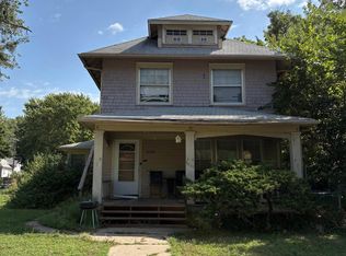 1626 SW Lincoln St, Topeka, KS 66604