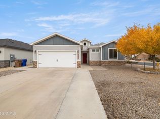 2997 Saint Charles Ave, Las Cruces, NM 88012