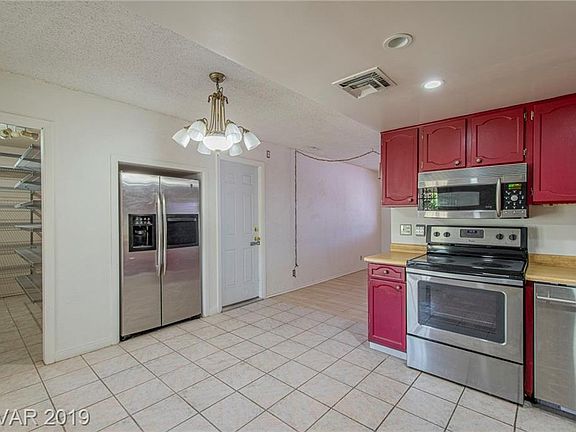 5th image of 237 N Crestline Dr
