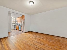 96 Graham Ave, Brooklyn, NY
