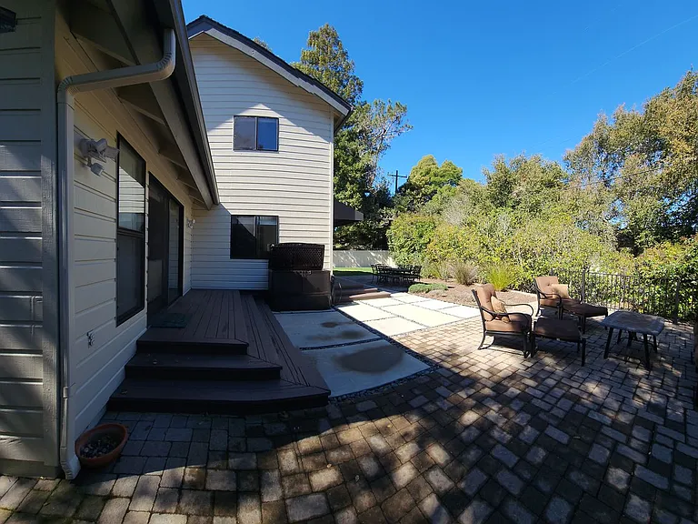 270 E Foothill Blvd — Photo 31