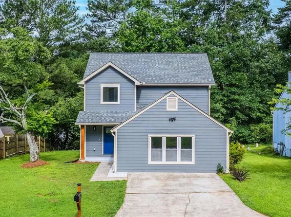 597 Woodcrest Manor Dr, Stone Mountain, GA 30083