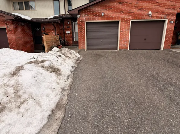 42 Foster Cres #42, Brampton, ON L6V 3M7