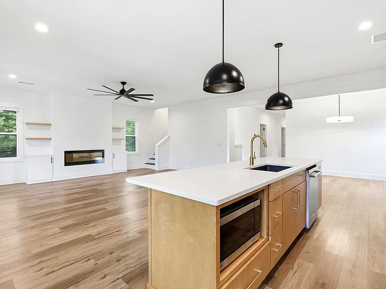 213 Myrtle Ave — Photo 18
