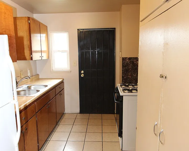 630 Sierra Way #B — Photo 4