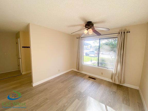 3rd image of 445 Las Coches Ct