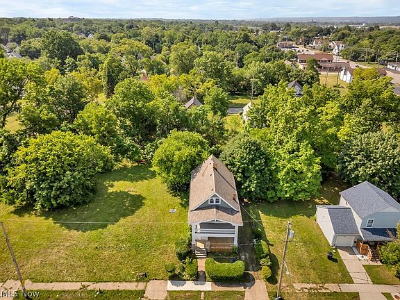 3rd image of 9414 Carton Ave