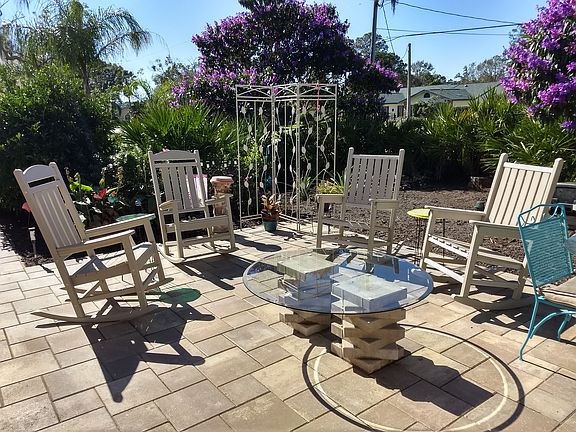 Front courtyard patio
