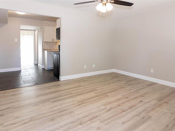 4th image of 10646 Carroll Wood Way