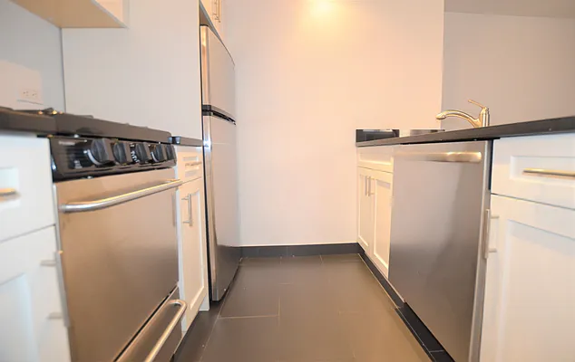 Rented by Manhattan Realty Group | media 6