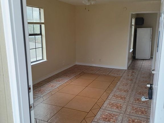 4th image of 1013 N Canada Ave Unit 2