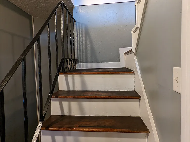 945 Vernon Dr — Photo 15