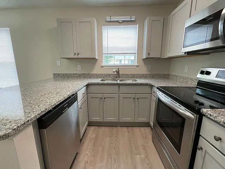 Meridian Park Apartments — Photo 189