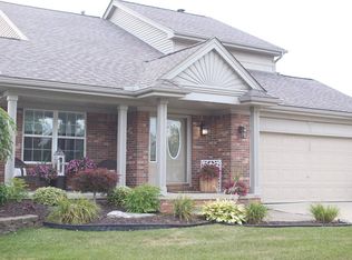23220 Brentwood Dr #121, Brownstown, MI 48183