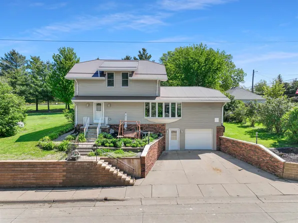 585 Balltown Rd, Sherrill, IA 52073