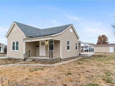 323 W Hyde Park Ave, Saint Joseph, MO, 64504
