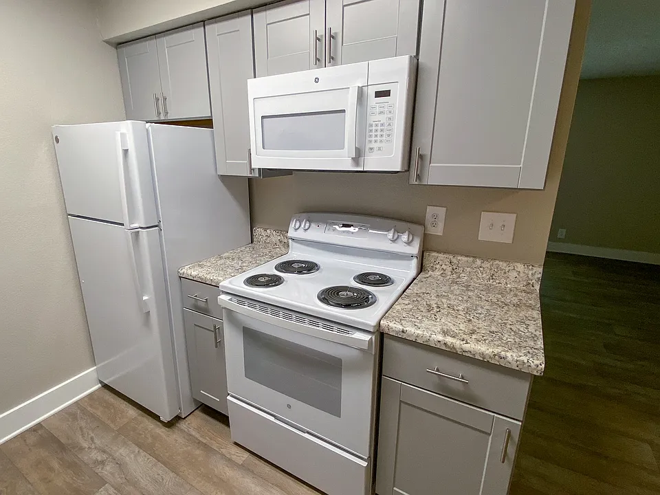Renovated 1 Bedroom Kitchen
