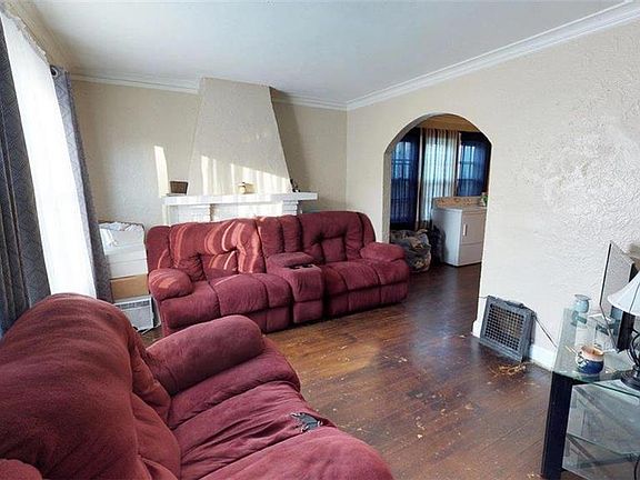 2nd image of 5505 Olive St