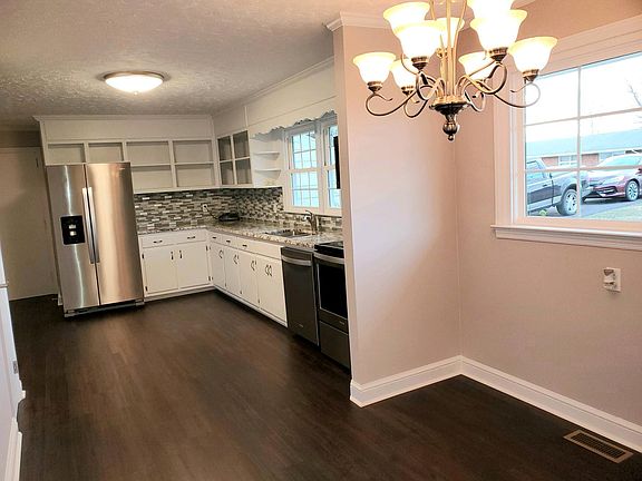 4th image of 4145 Skyland Dr