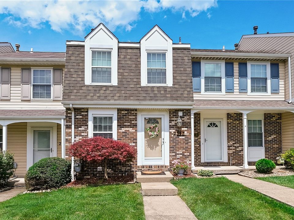 1st image of 2547 Hawthorne Dr