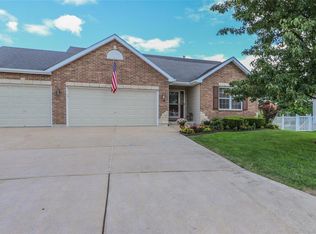 16 Berkshire Ct, Troy, MO 63379