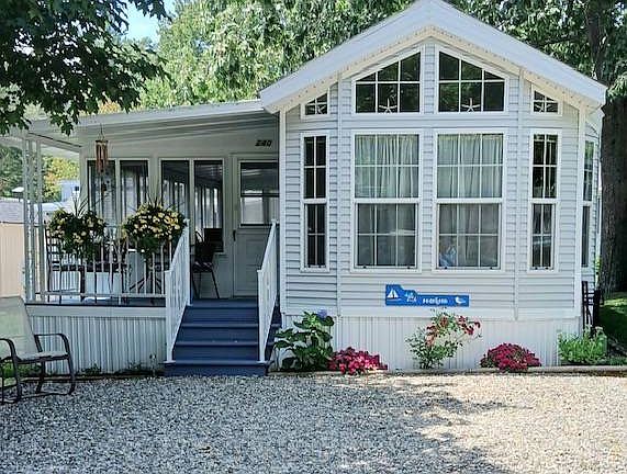 2nd image of 27 Ocean Park Rd #240